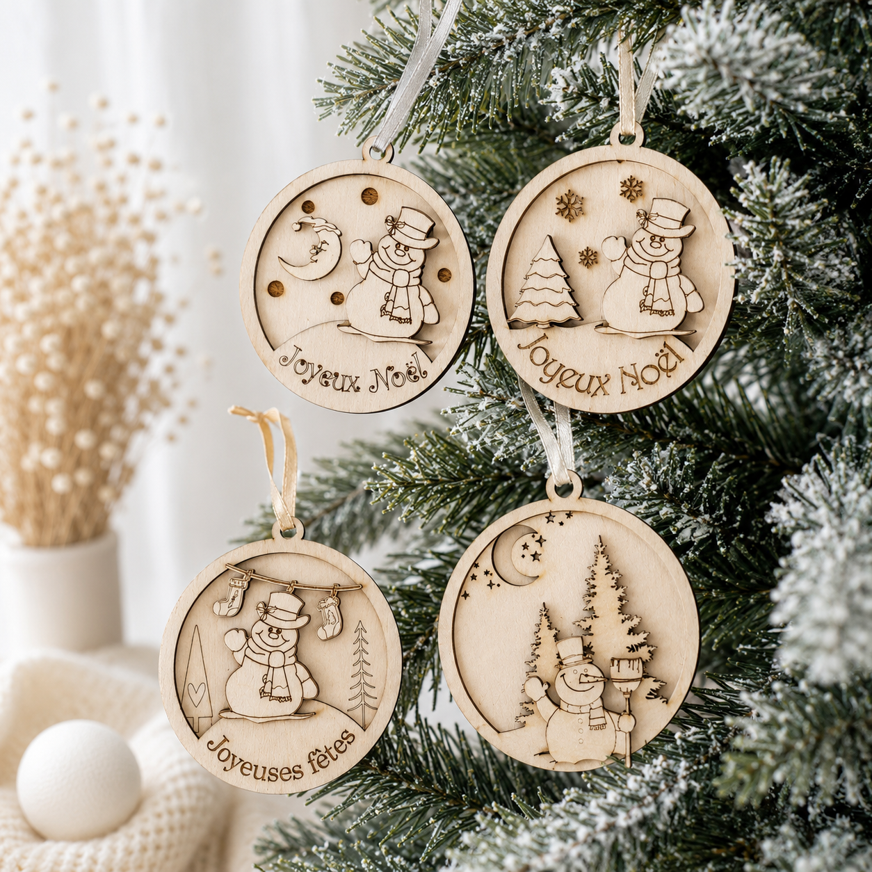 Boule en bois bonhomme de neige — noël en bois gravé, fait main