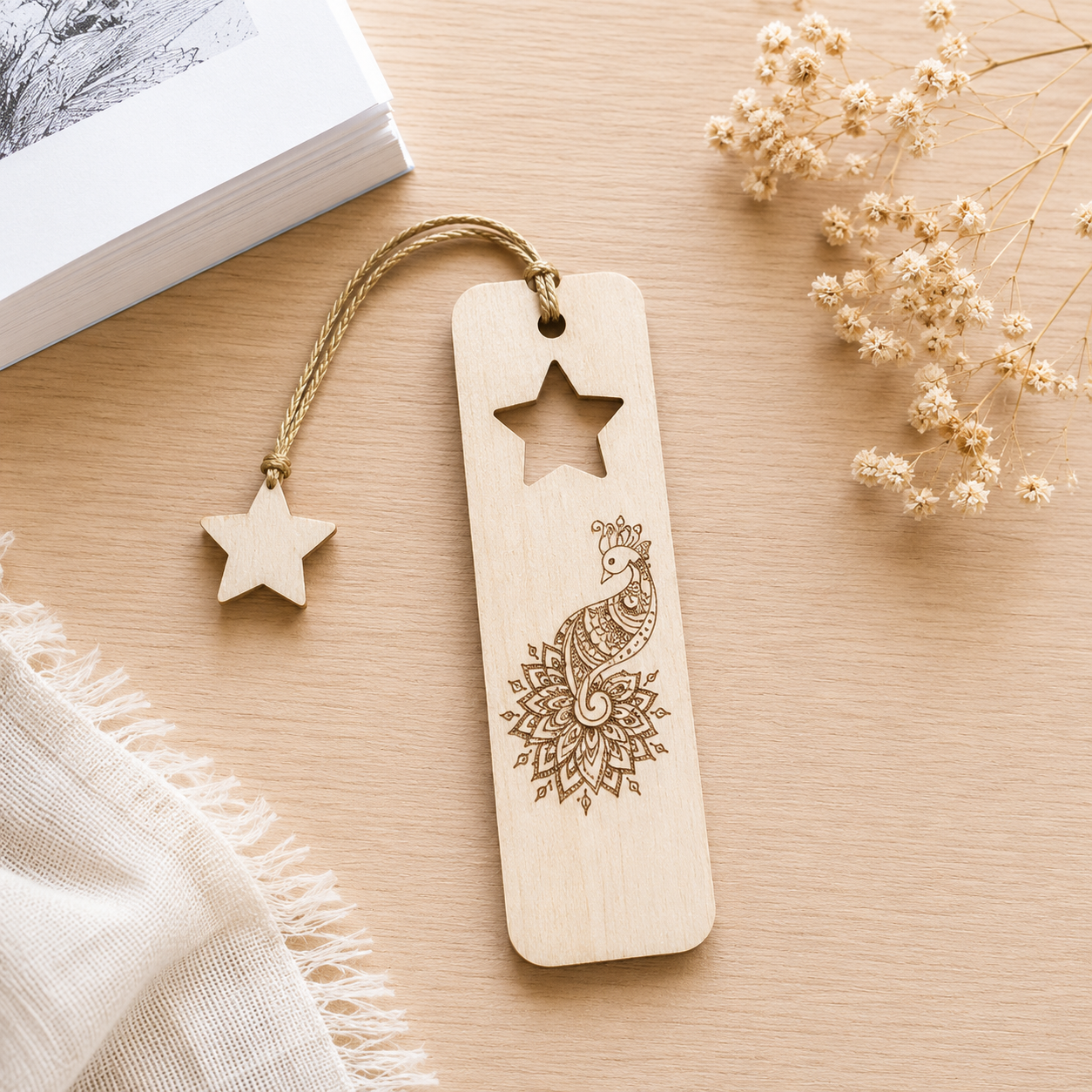Marque pages paon — marques pages en bois gravé, fait main
