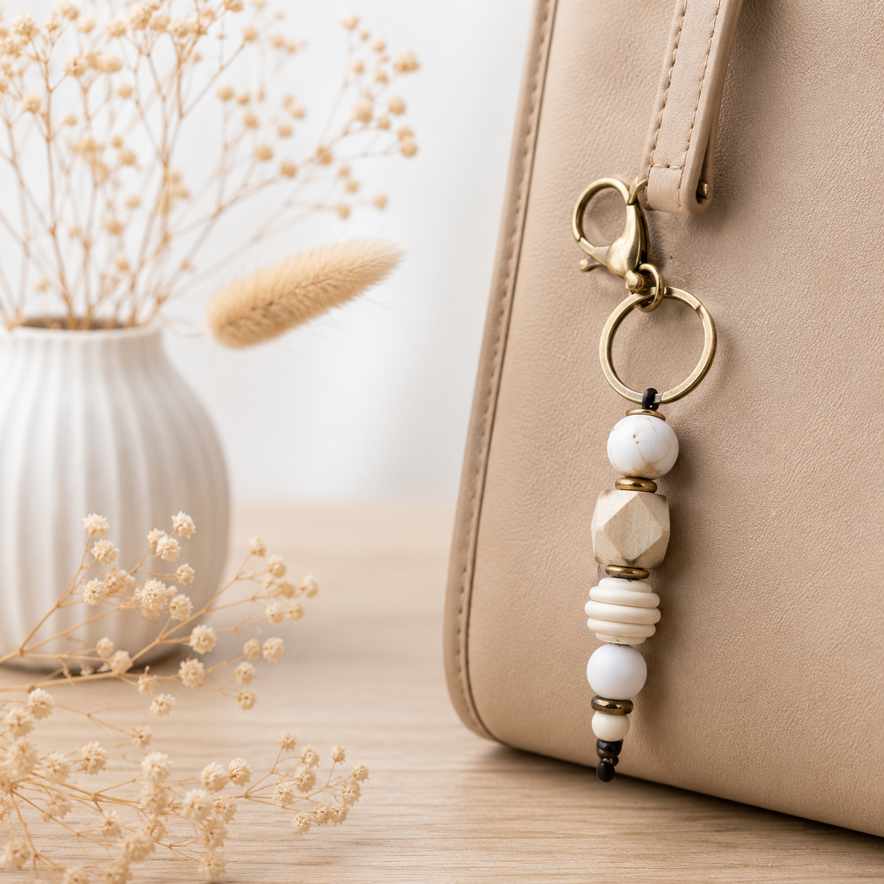 Porte clé de sac or et blanc — portes clés en bois gravé, fait main