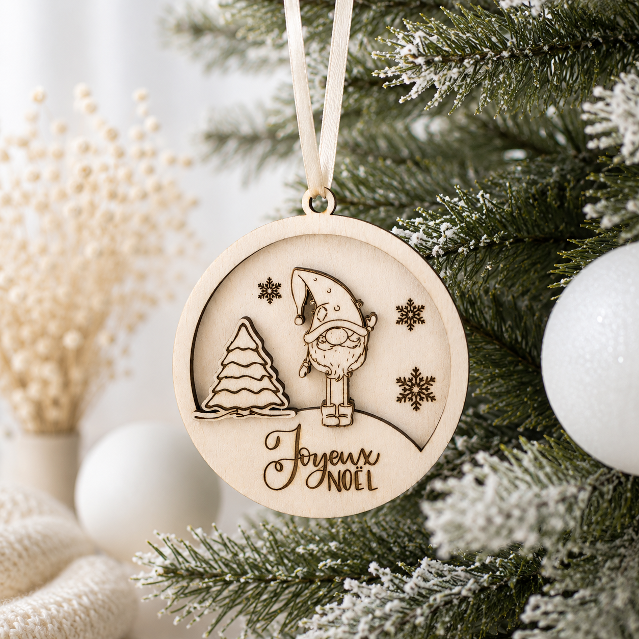 Boule en bois gnome — noël en bois gravé, fait main