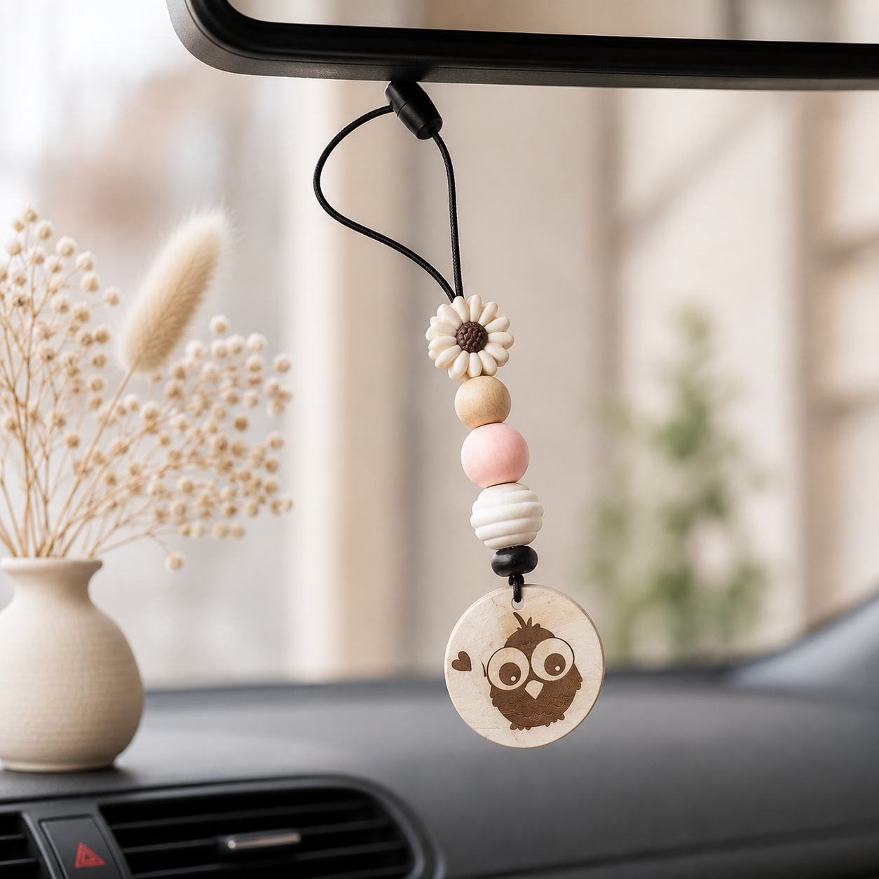 Breloque de voiture fleur — charms et bijoux de voiture en bois gravé, fait main