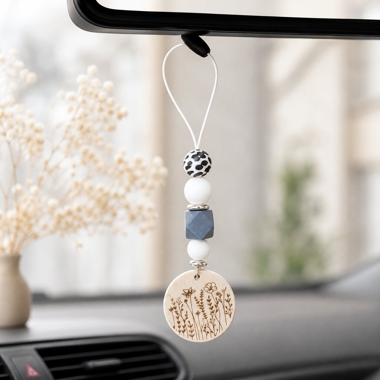 Breloque de voiture zèbre — charms et bijoux de voiture — création artisanale Scrapnwood