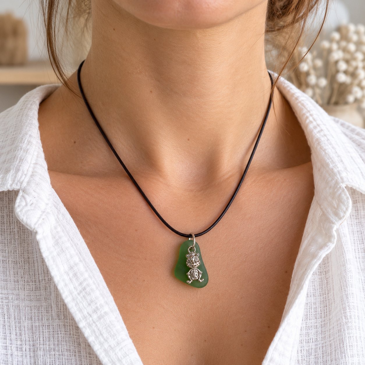 Collier verre poli grenouille — bijoux — création artisanale Scrapnwood
