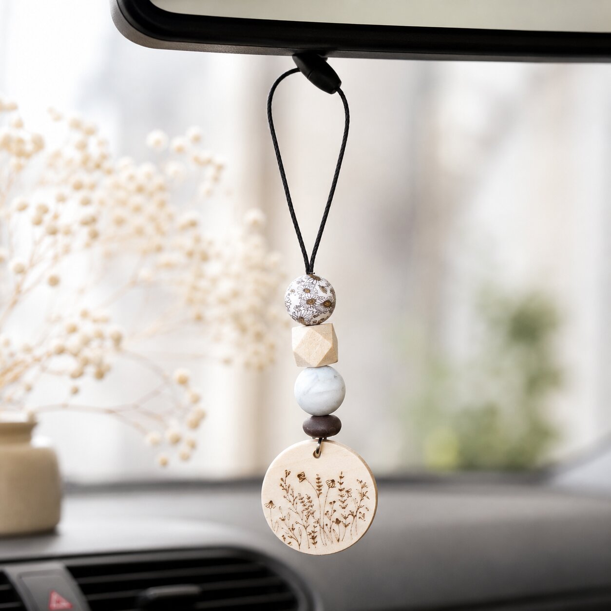 Breloque de voiture — charms et bijoux de voiture — création artisanale Scrapnwood