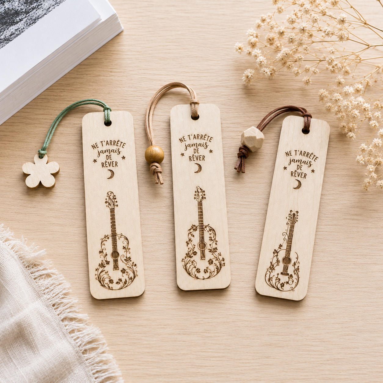Marque page guitare — marques pages en bois gravé, fait main
